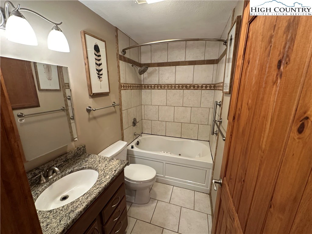 Image number 12 for the current listing