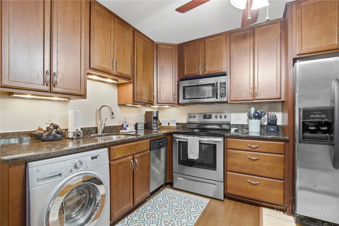 Image number 13 for the current listing