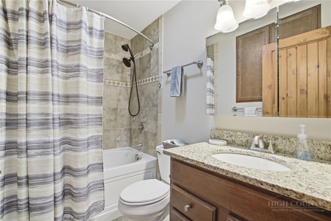 Image number 11 for the current listing