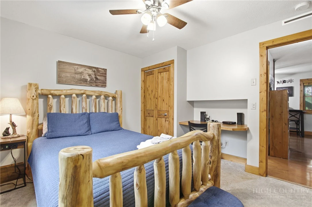 Image number 8 for the current listing