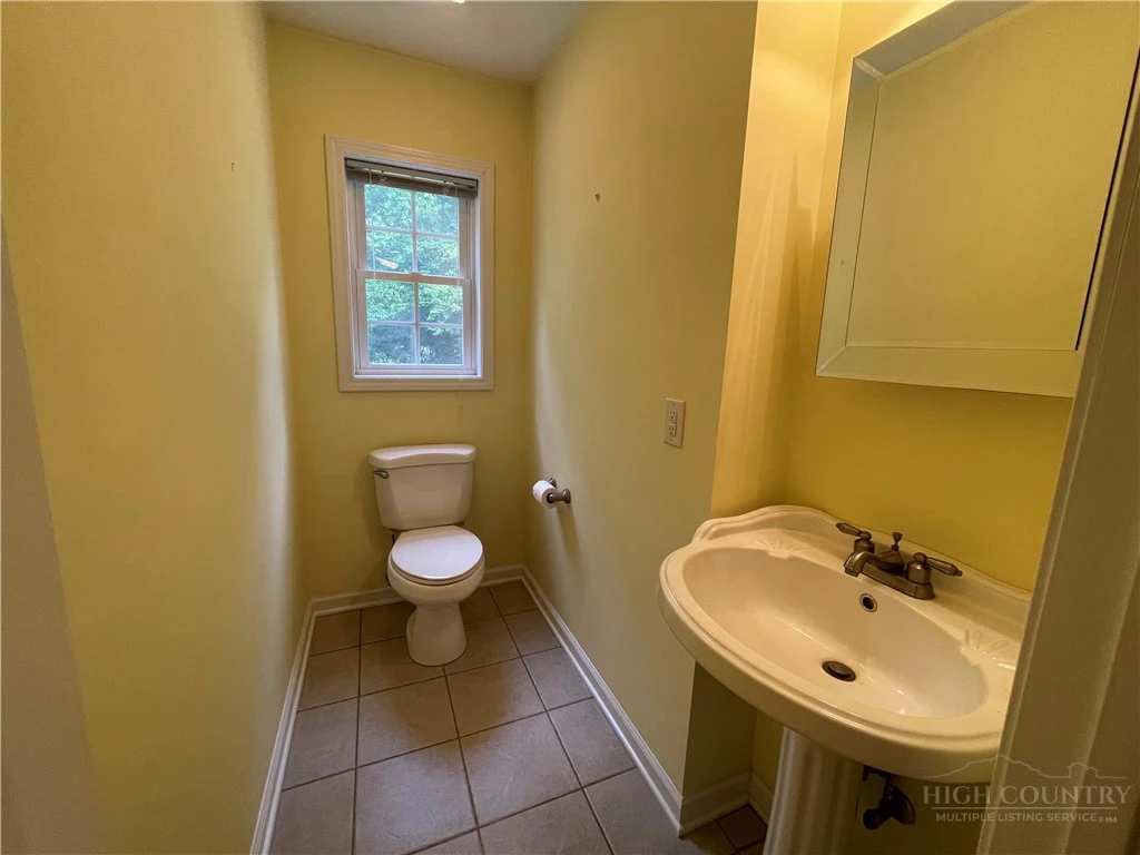 Image number 9 for the current listing