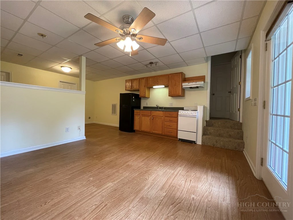 Image number 2 for the current listing