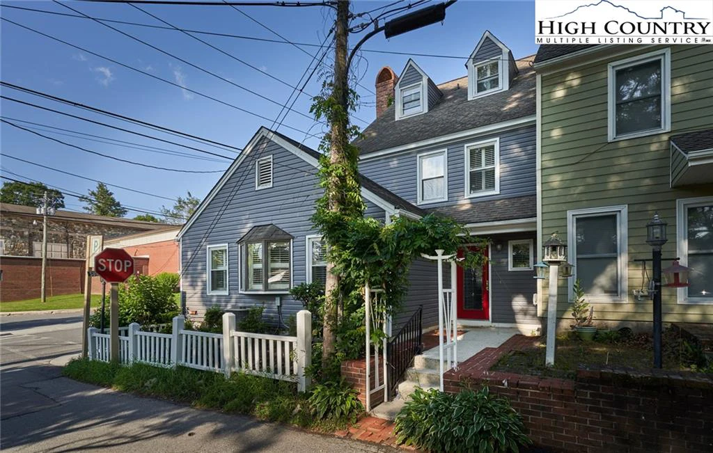 Image number 1 for the current listing