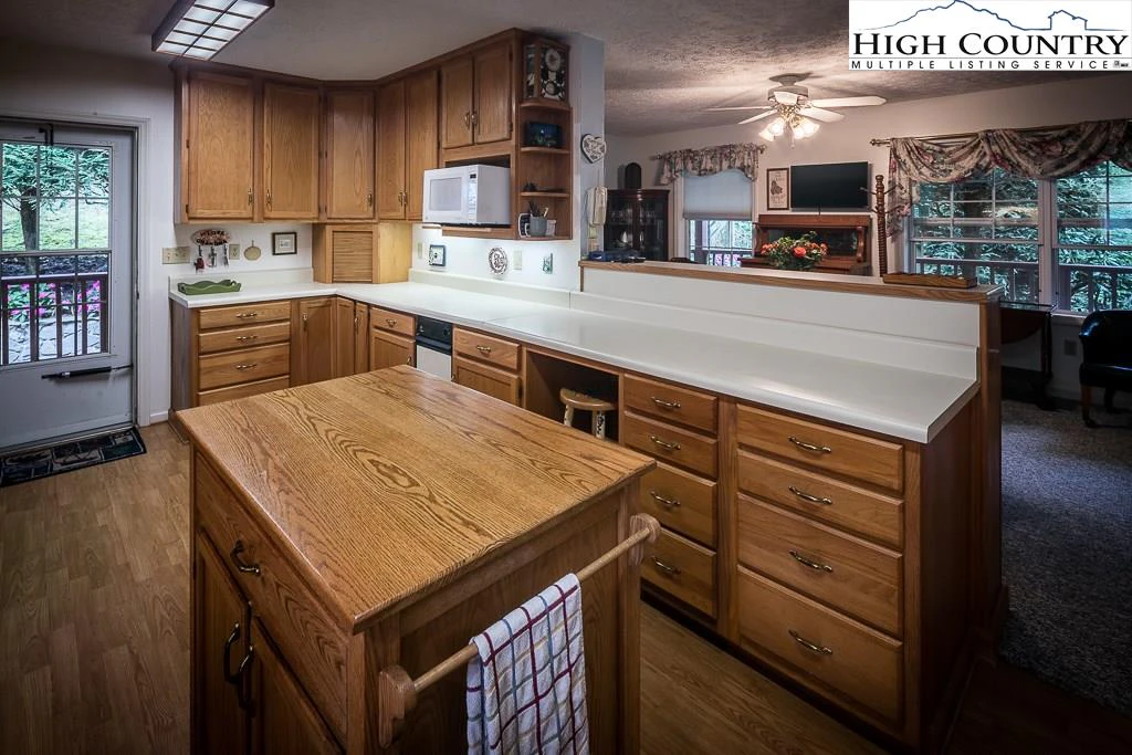 Image number 5 for the current listing