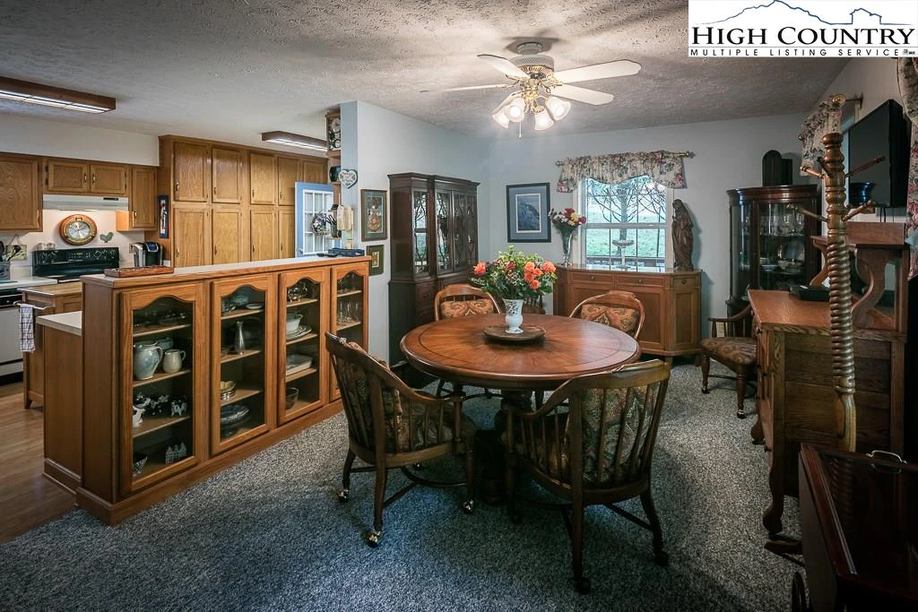 Image number 6 for the current listing