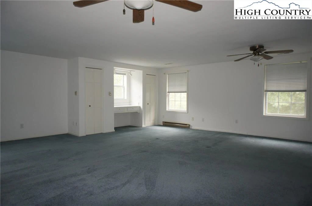 Image number 13 for the current listing
