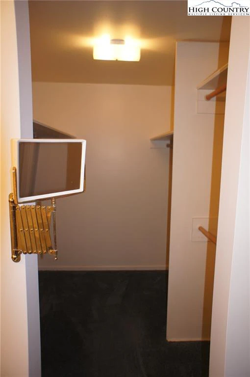 Image number 15 for the current listing