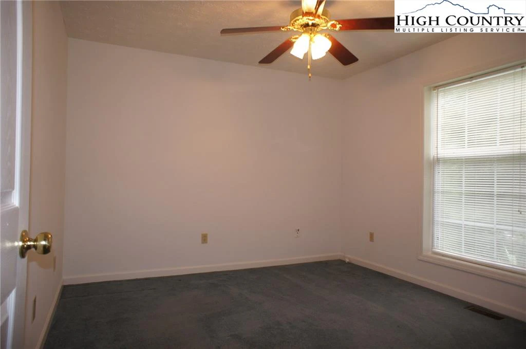 Image number 16 for the current listing