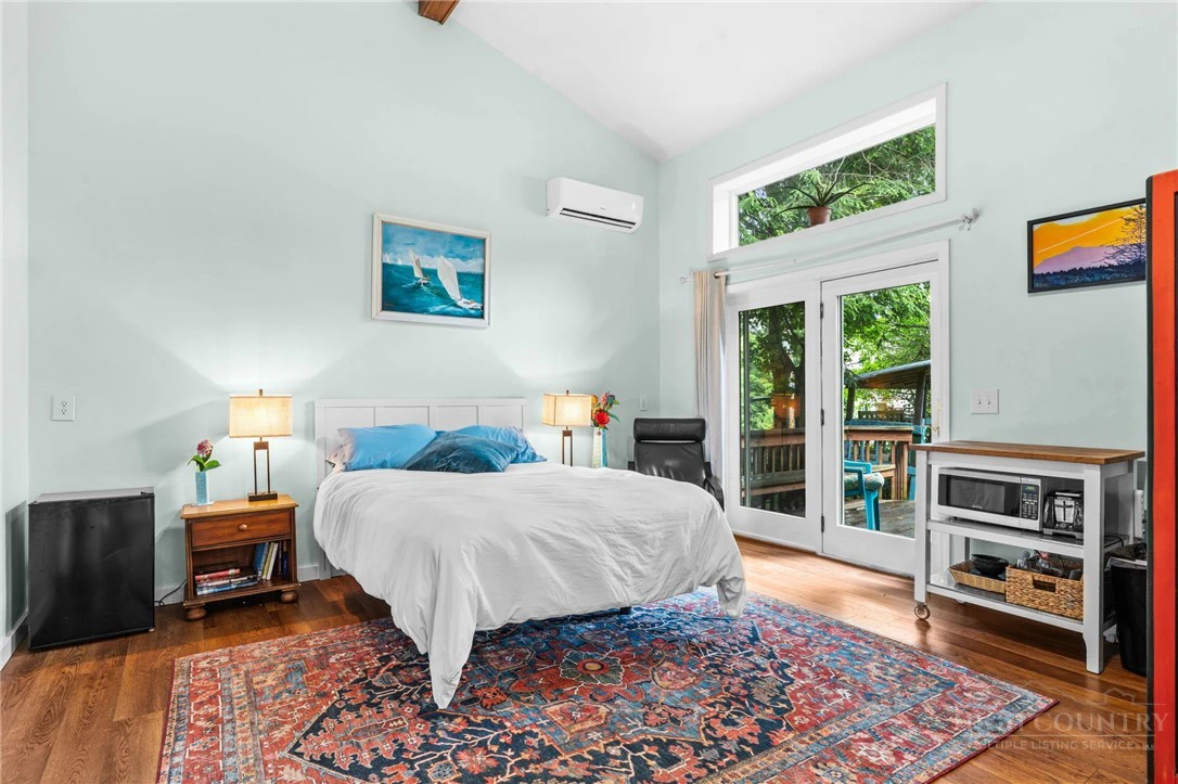 Image number 21 for the current listing
