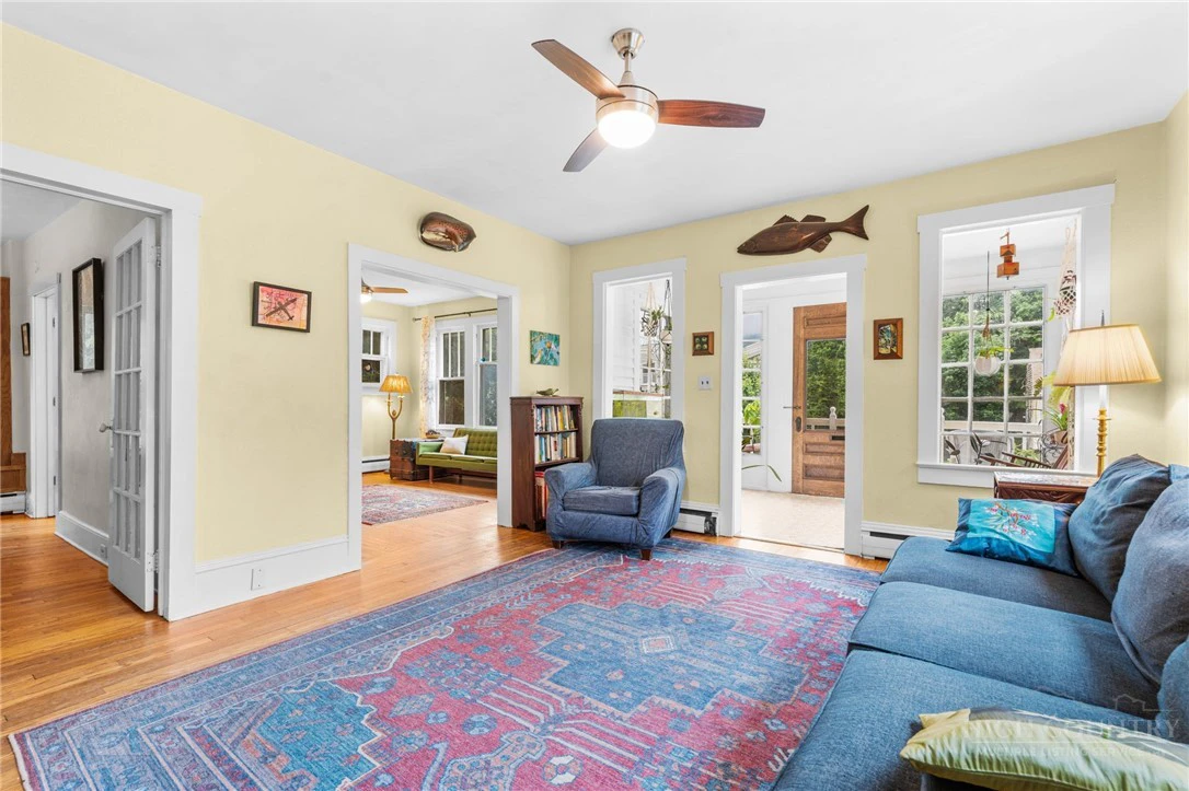 Image number 5 for the current listing