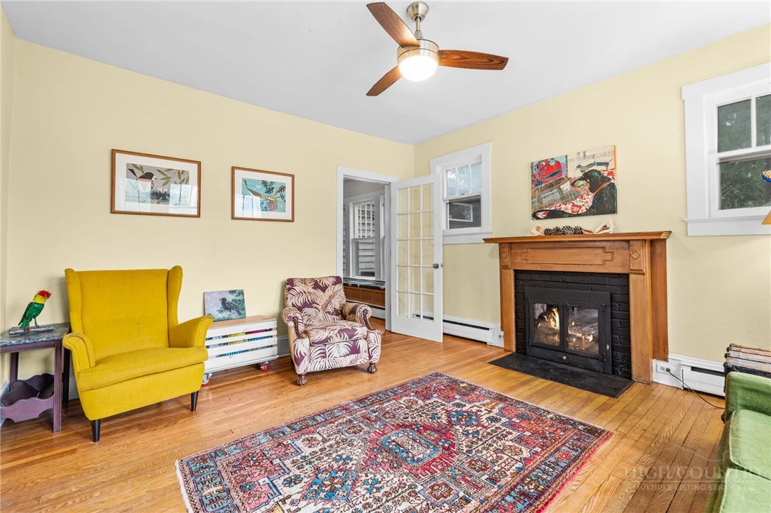 Image number 9 for the current listing