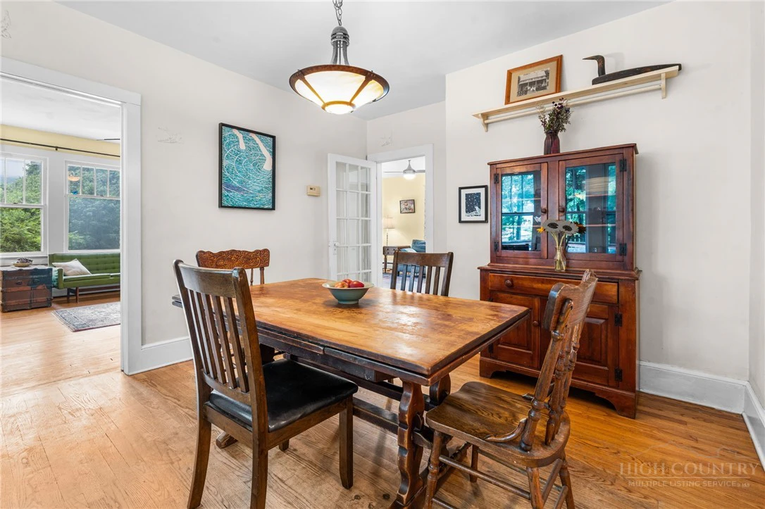 Image number 10 for the current listing
