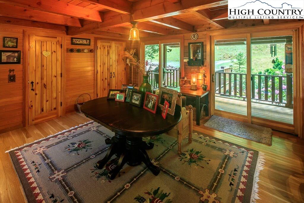 Image number 20 for the current listing