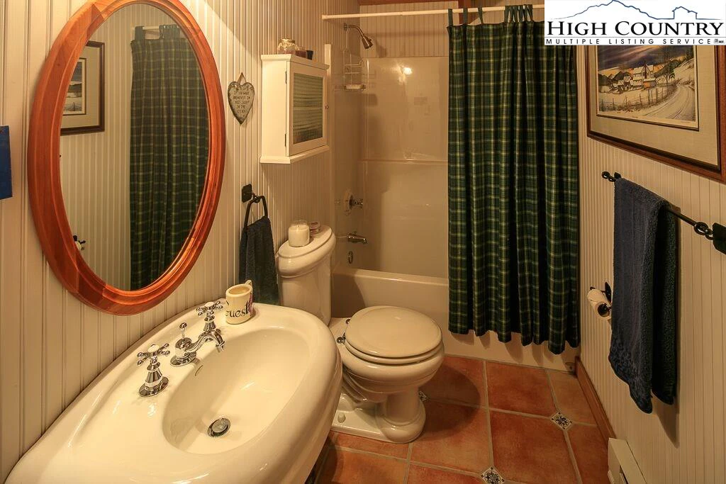 Image number 9 for the current listing