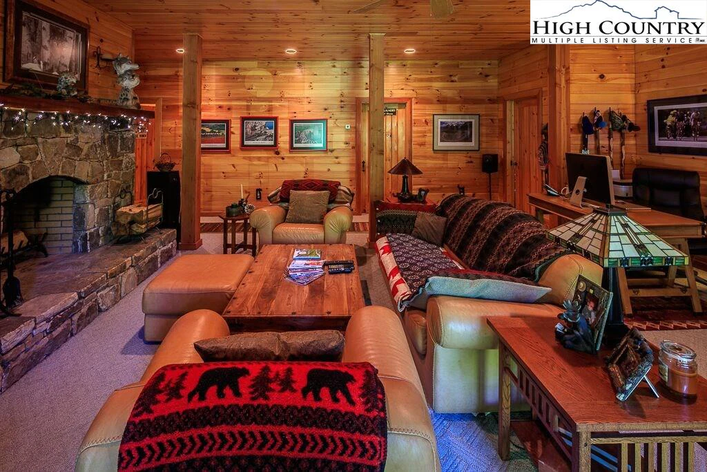 Image number 7 for the current listing