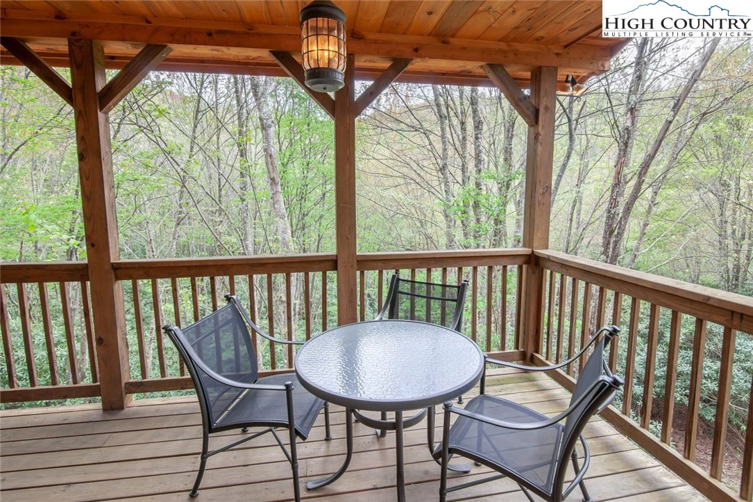 Image number 5 for the current listing