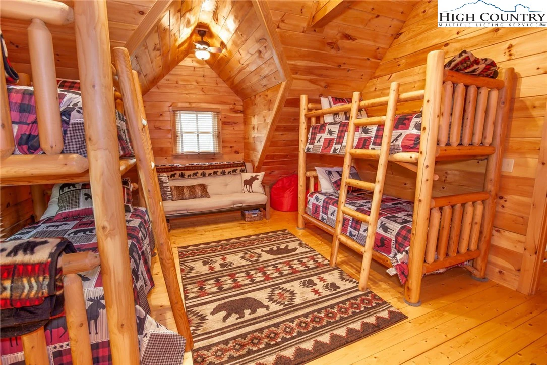 Image number 2 for the current listing