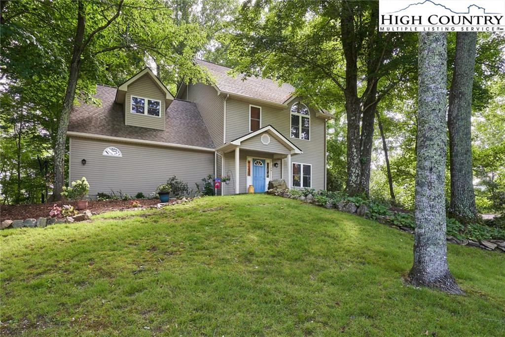 Image number 1 for the current listing
