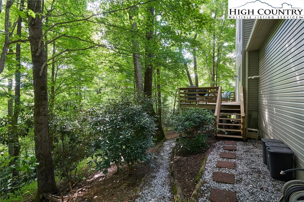 Image number 14 for the current listing