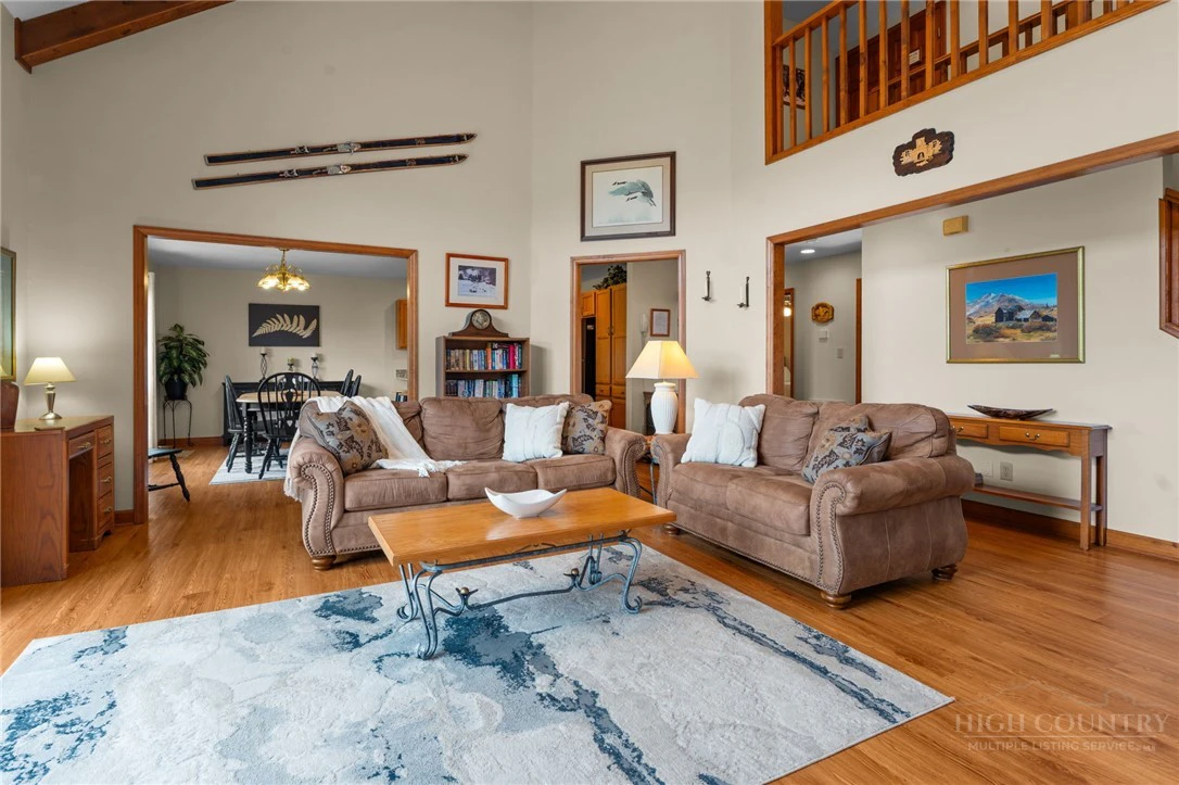Image number 10 for the current listing