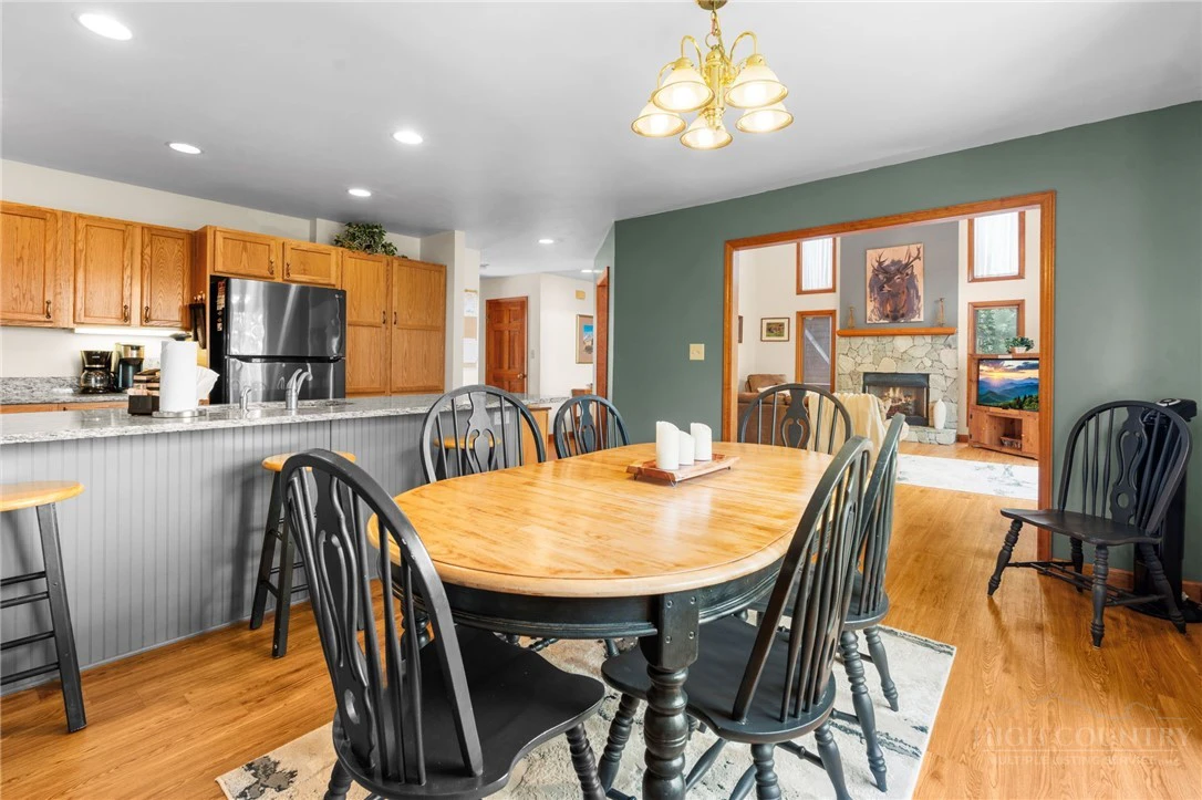 Image number 11 for the current listing