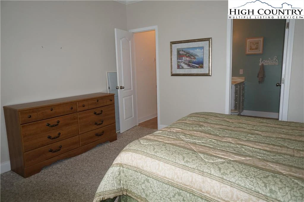 Image number 12 for the current listing