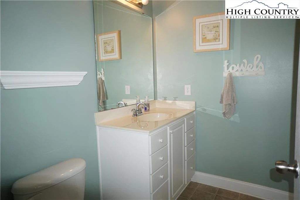 Image number 11 for the current listing