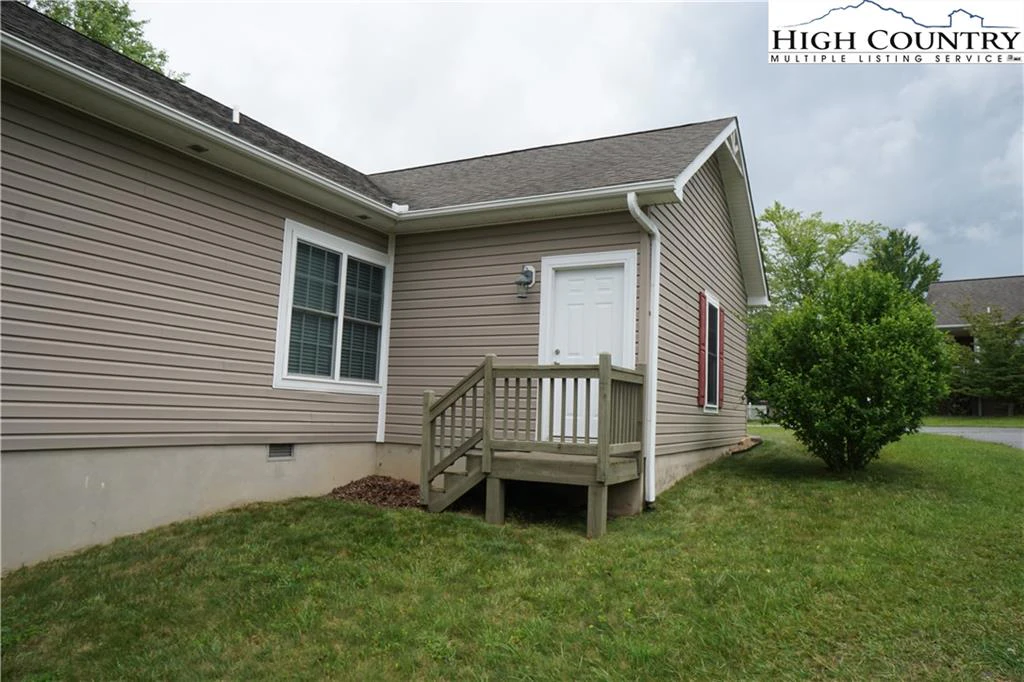 Image number 8 for the current listing