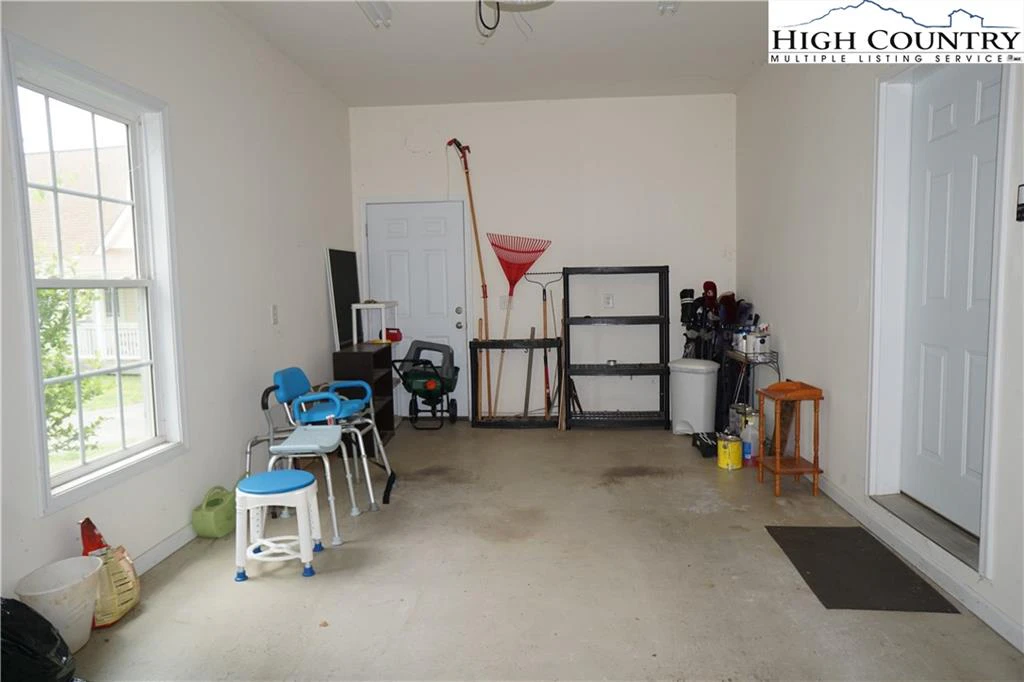 Image number 7 for the current listing