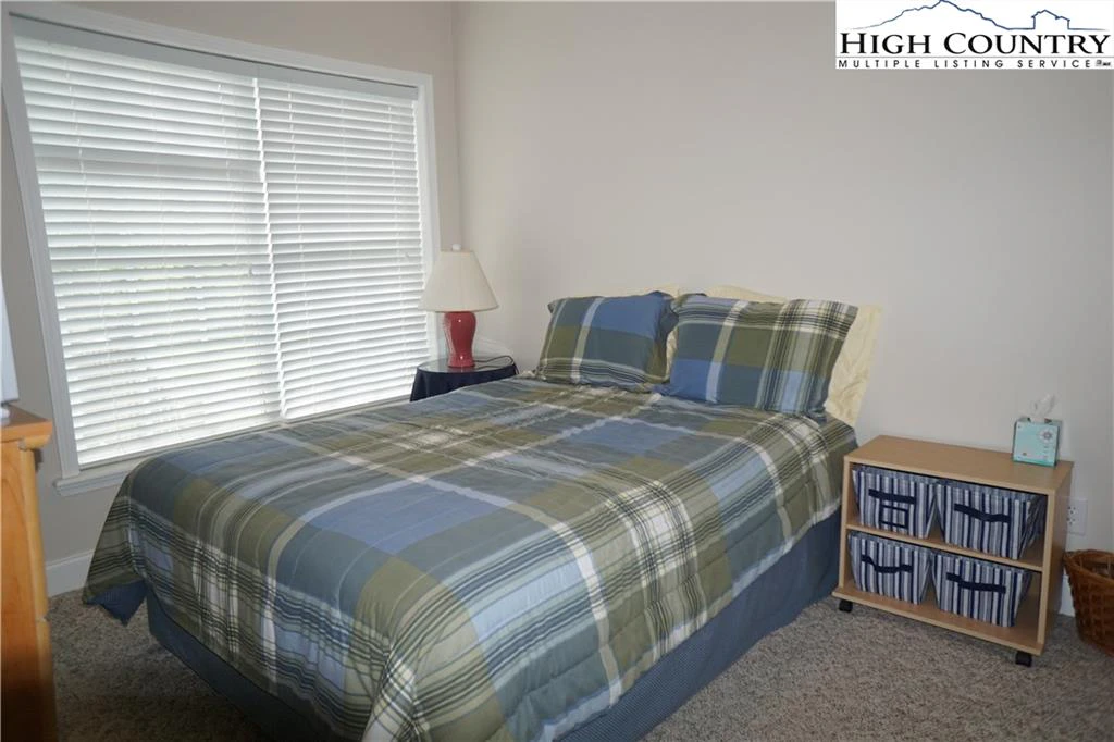 Image number 16 for the current listing