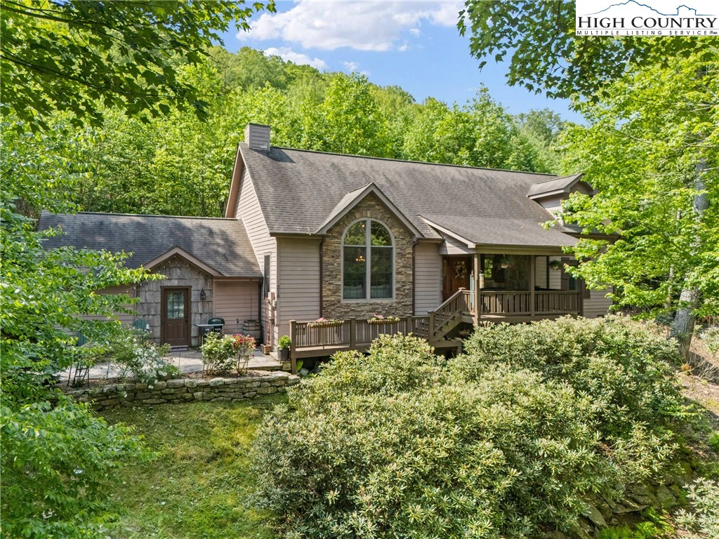 Image number 1 for the current listing