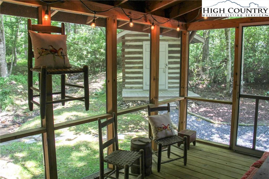 Image number 3 for the current listing