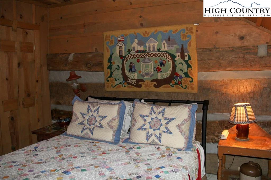 Image number 5 for the current listing