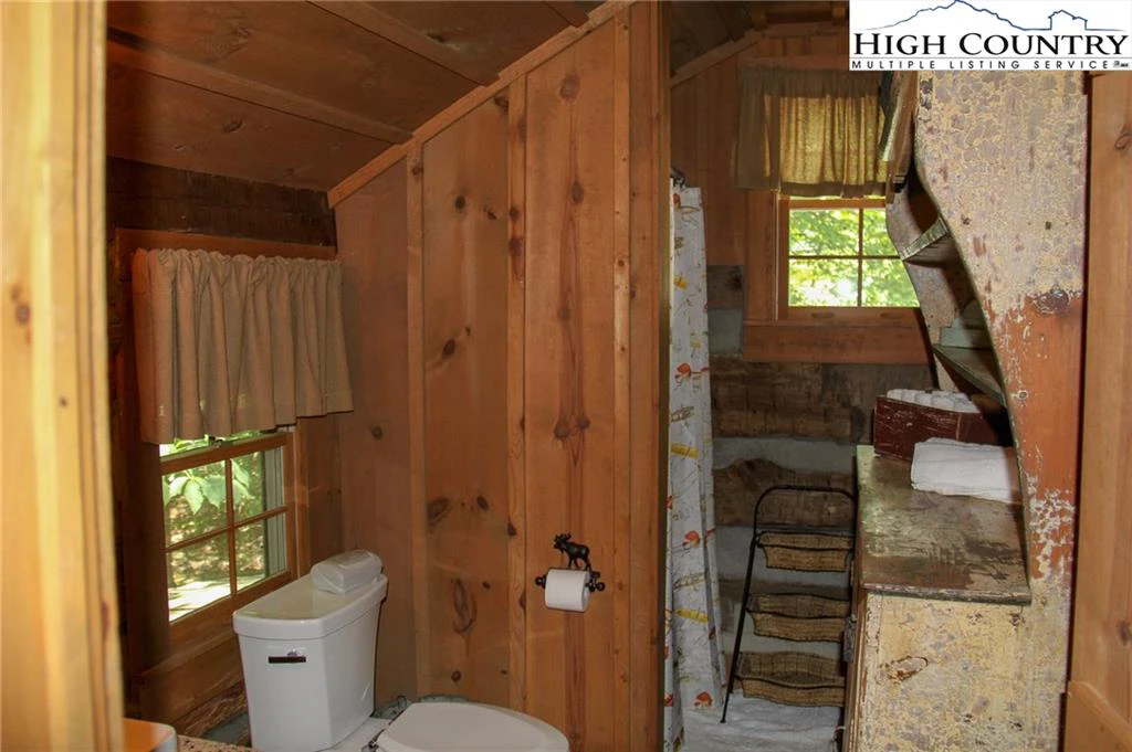 Image number 10 for the current listing