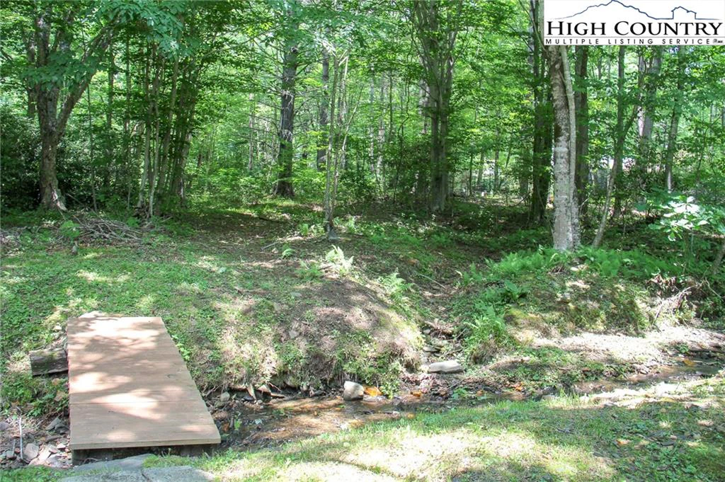 Image number 14 for the current listing