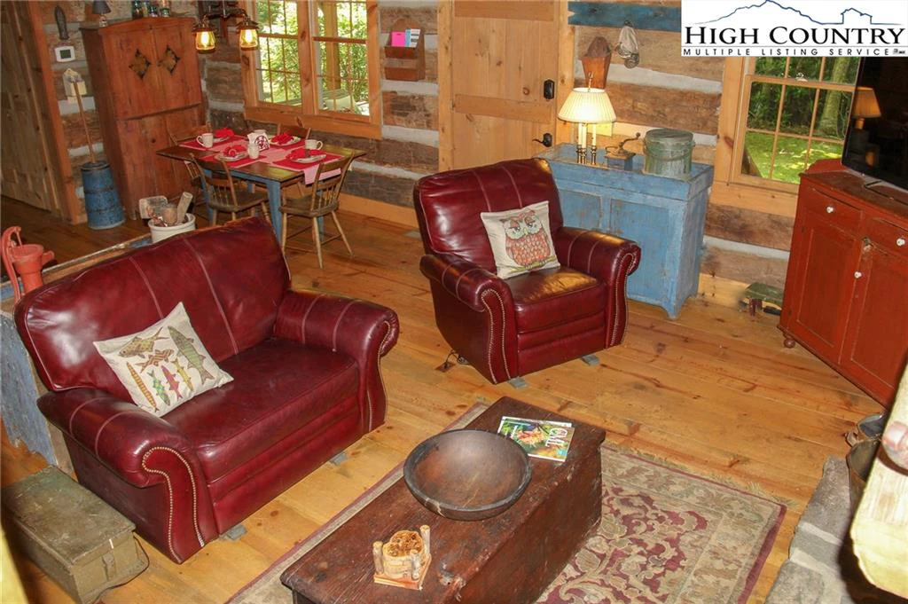 Image number 20 for the current listing