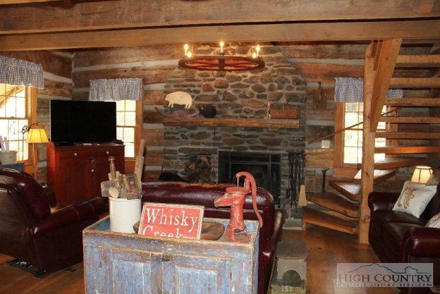 Image number 8 for the current listing