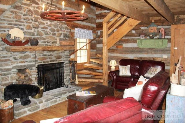 Image number 7 for the current listing