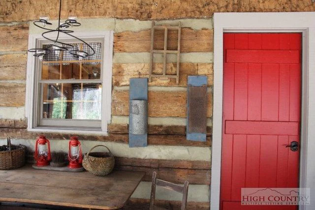 Image number 18 for the current listing
