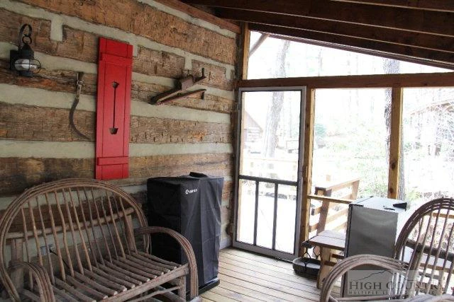 Image number 17 for the current listing