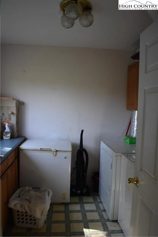 Image number 11 for the current listing