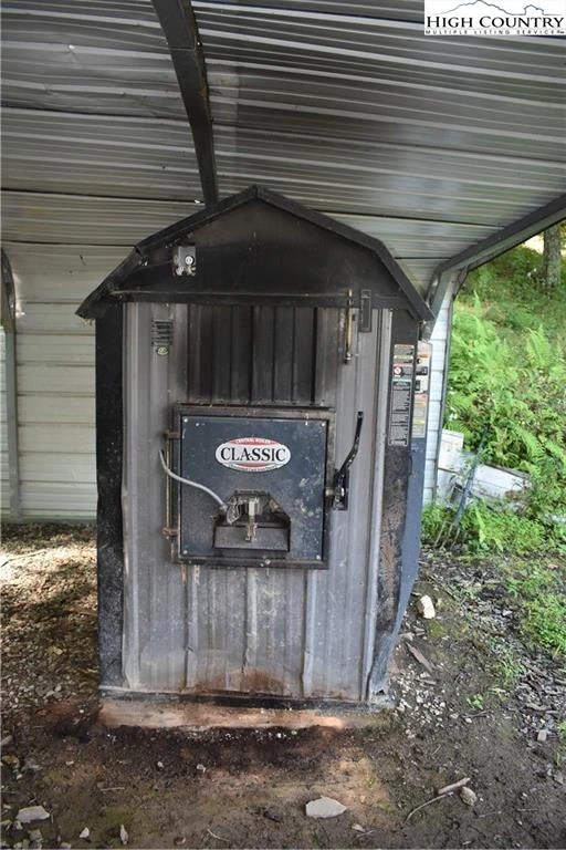 Image number 8 for the current listing
