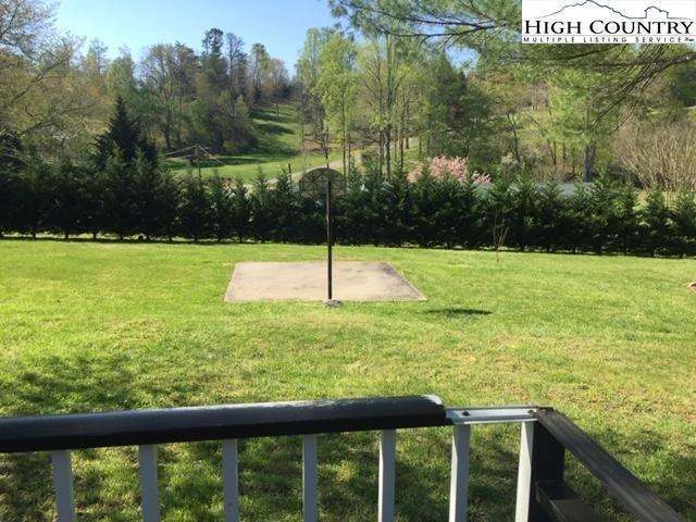 Image number 7 for the current listing