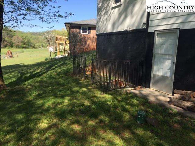 Image number 6 for the current listing