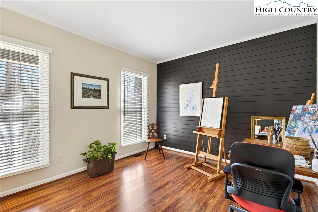 Image number 5 for the current listing