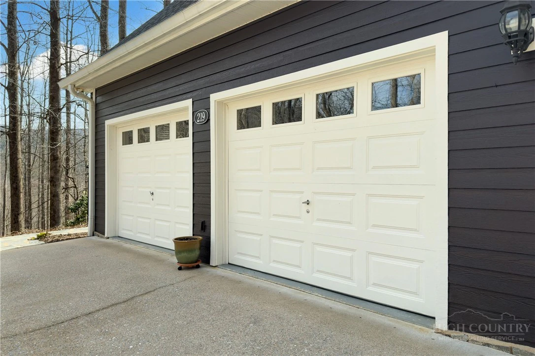 Image number 6 for the current listing