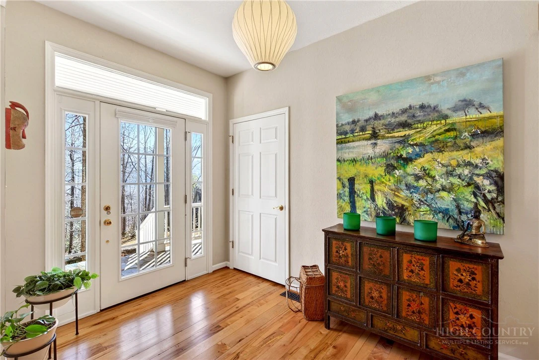 Image number 11 for the current listing