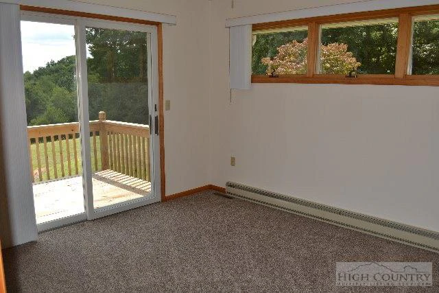 Image number 11 for the current listing