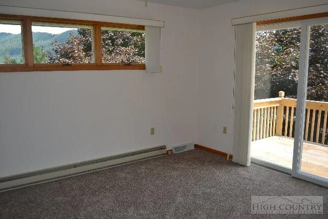 Image number 12 for the current listing