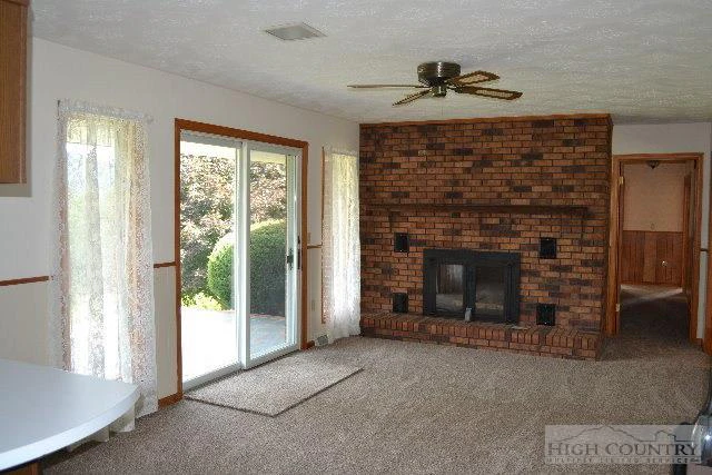 Image number 10 for the current listing